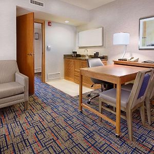 Two-Room Queen Suite Two Queen Beds